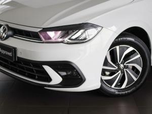 Volkswagen Polo hatch 1.0TSI Life auto - Image 2