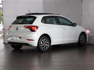 Volkswagen Polo hatch 1.0TSI Life auto - Image 9