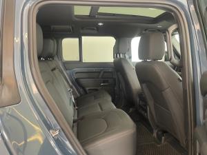 Land Rover Defender 110 D250 S - Image 15
