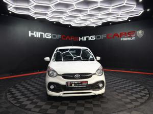 Toyota Vitz 1.0 XR manual - Image 2