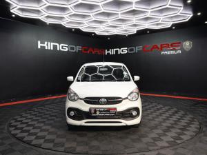 Toyota Vitz 1.0 XR manual - Image 2