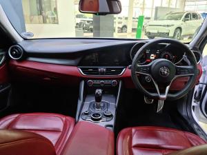 Alfa Romeo Giulia 2.0T Super - Image 13