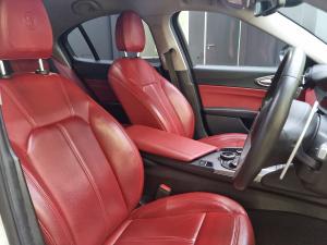 Alfa Romeo Giulia 2.0T Super - Image 17