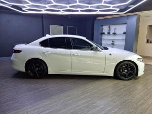 Alfa Romeo Giulia 2.0T Super - Image 2