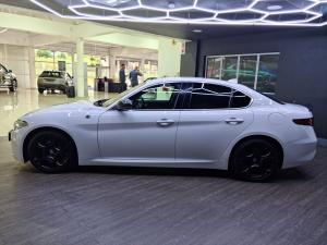 Alfa Romeo Giulia 2.0T Super - Image 5