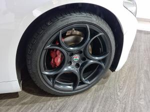 Alfa Romeo Giulia 2.0T Super - Image 9