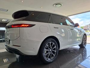 Land Rover Range Rover Sport D350 Dynamic HSE - Image 4