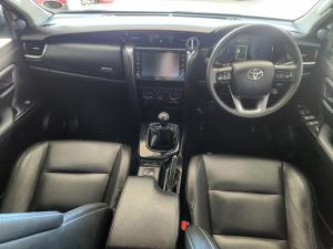 Toyota Fortuner 2.4GD-6 manual - Image 6