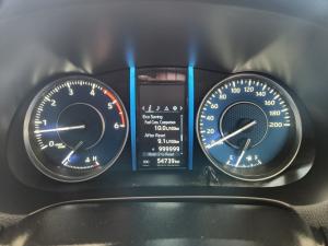 Toyota Fortuner 2.4GD-6 manual - Image 8