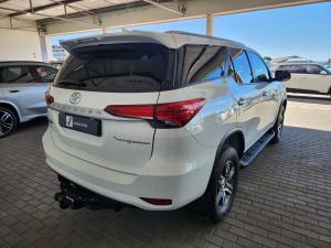 Toyota Fortuner 2.4GD-6 manual - Image 2