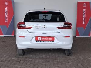 Toyota Starlet 1.5 XS auto - Image 5