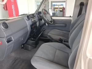 Toyota Land Cruiser 79 4.5D-4D LX V8 single cab - Image 7