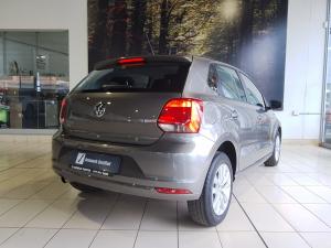Volkswagen Polo Vivo hatch 1.6 Comfortline auto - Image 2