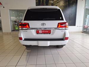 Toyota Land Cruiser 200 4.5D-4D V8 VX-R - Image 5