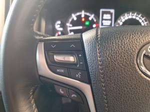 Toyota Land Cruiser 200 4.5D-4D V8 VX-R - Image 9