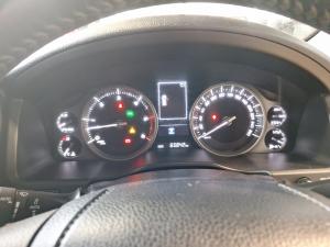 Toyota Land Cruiser 200 4.5D-4D V8 VX-R - Image 11