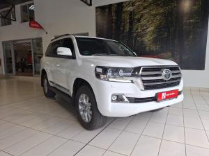 Toyota Land Cruiser 200 4.5D-4D V8 VX-R - Image 1