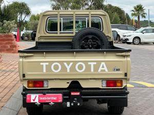 Toyota Land Cruiser 79 2.8GD-6 single cab auto - Image 5