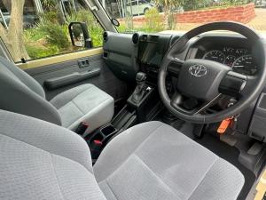 Toyota Land Cruiser 79 2.8GD-6 single cab auto - Image 6