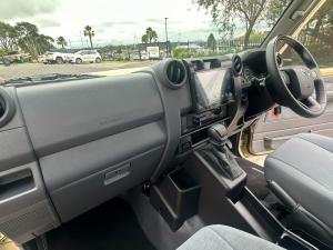 Toyota Land Cruiser 79 2.8GD-6 single cab auto - Image 7