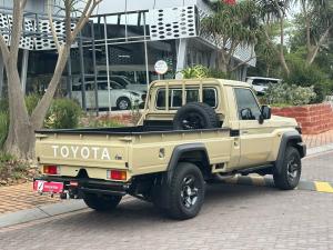 Toyota Land Cruiser 79 2.8GD-6 single cab auto - Image 2