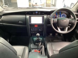 Toyota Fortuner 2.4GD-6 manual - Image 6