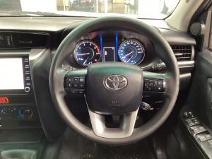 Toyota Fortuner 2.4GD-6 manual - Image 8