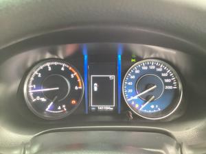Toyota Fortuner 2.4GD-6 manual - Image 11