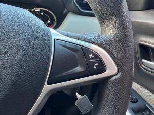 Nissan Magnite 1.0 Visia manual - Image 10