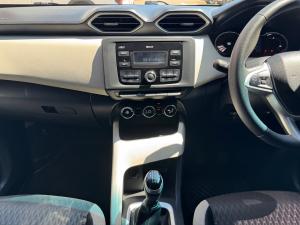 Nissan Magnite 1.0 Visia manual - Image 13