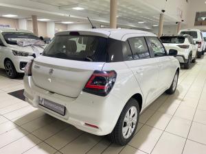 Suzuki Swift 1.2 GL+ CVT - Image 2