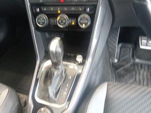 Volkswagen T-ROC 2.0 TSI 4M R-LINE DSG - Image 14
