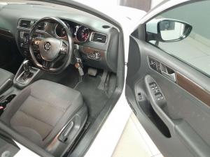 Volkswagen Jetta GP 1.6 TDI Comfortline DSG - Image 13