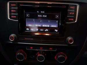 Volkswagen Jetta GP 1.6 TDI Comfortline DSG - Image 17