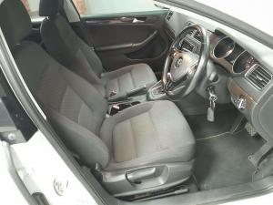 Volkswagen Jetta GP 1.6 TDI Comfortline DSG - Image 8