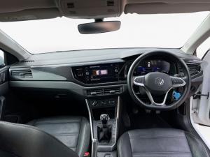 Volkswagen Polo hatch 1.0TSI Life manual - Image 10