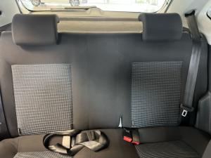 Volkswagen Polo Vivo hatch 1.6 Comfortline auto - Image 19