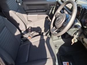 Suzuki Jimny 1.5 GLX AllGrip 5-door manual - Image 9