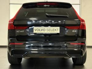 Volvo XC60 B5 AWD Essential - Image 8