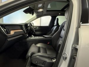 Volvo XC60 B5 AWD Plus Bright - Image 12