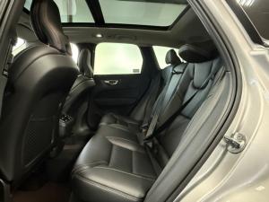 Volvo XC60 B5 AWD Plus Bright - Image 13