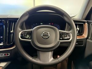 Volvo XC60 B5 AWD Plus Bright - Image 17