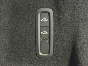 Volvo XC60 B5 AWD Plus Bright - Image 18