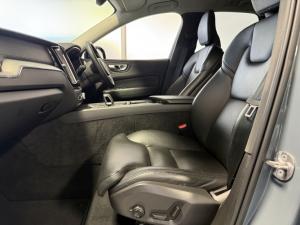 Volvo XC60 B5 AWD Plus Dark - Image 12