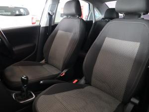 Volkswagen Polo sedan 1.4 Comfortline - Image 12