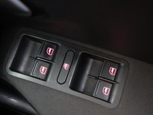 Volkswagen Polo sedan 1.4 Comfortline - Image 25