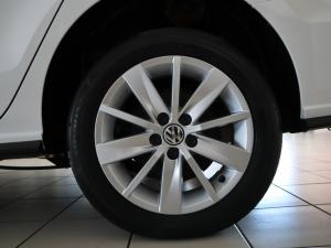 Volkswagen Polo sedan 1.4 Comfortline - Image 28