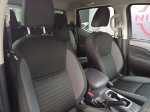 Nissan Navara 2.5DDTi double cab SE auto - Image 23
