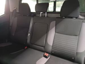 Nissan Navara 2.5DDTi double cab SE auto - Image 27