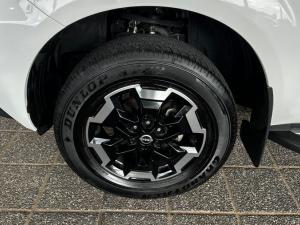 Nissan Navara 2.5DDTi double cab LE Plus - Image 5